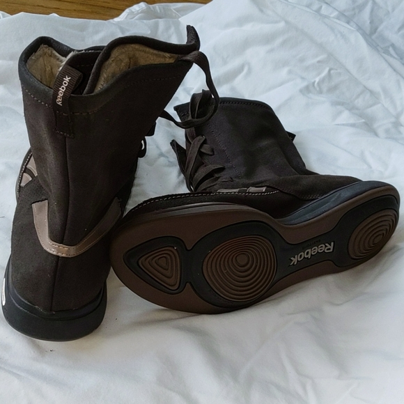 Reebok's easy tone - Picture 2 of 2